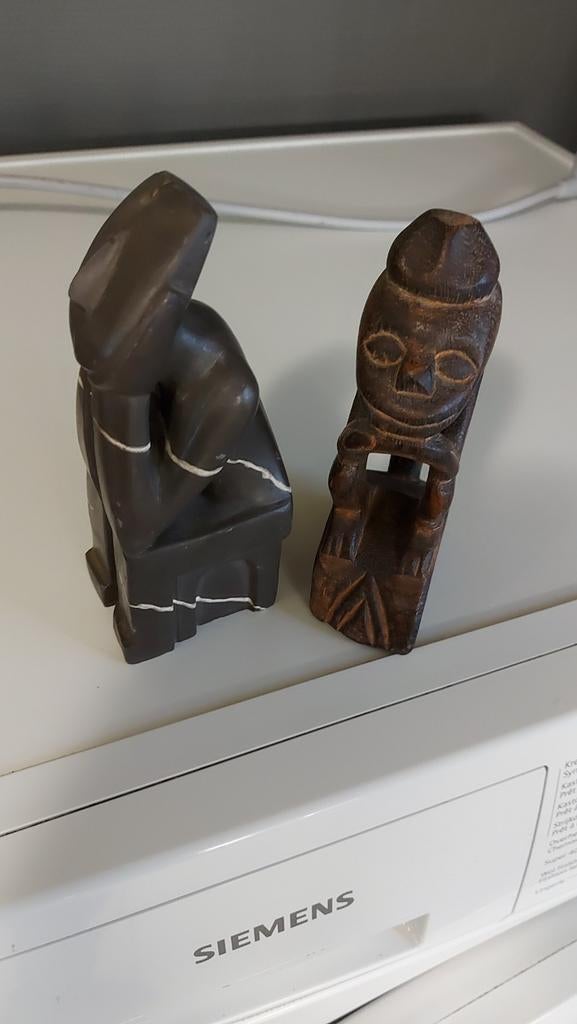 De denker 2 hout en speksteen, Ophalen