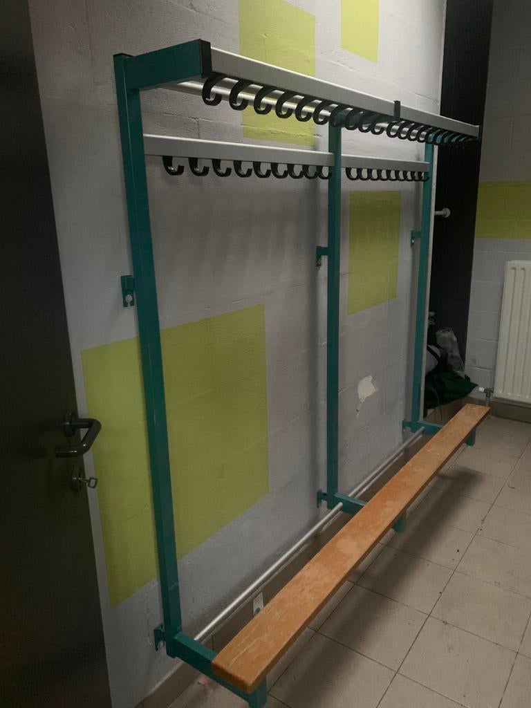 Kapstok met zitbank voor kleedkamer, Ophalen, Gebruikt