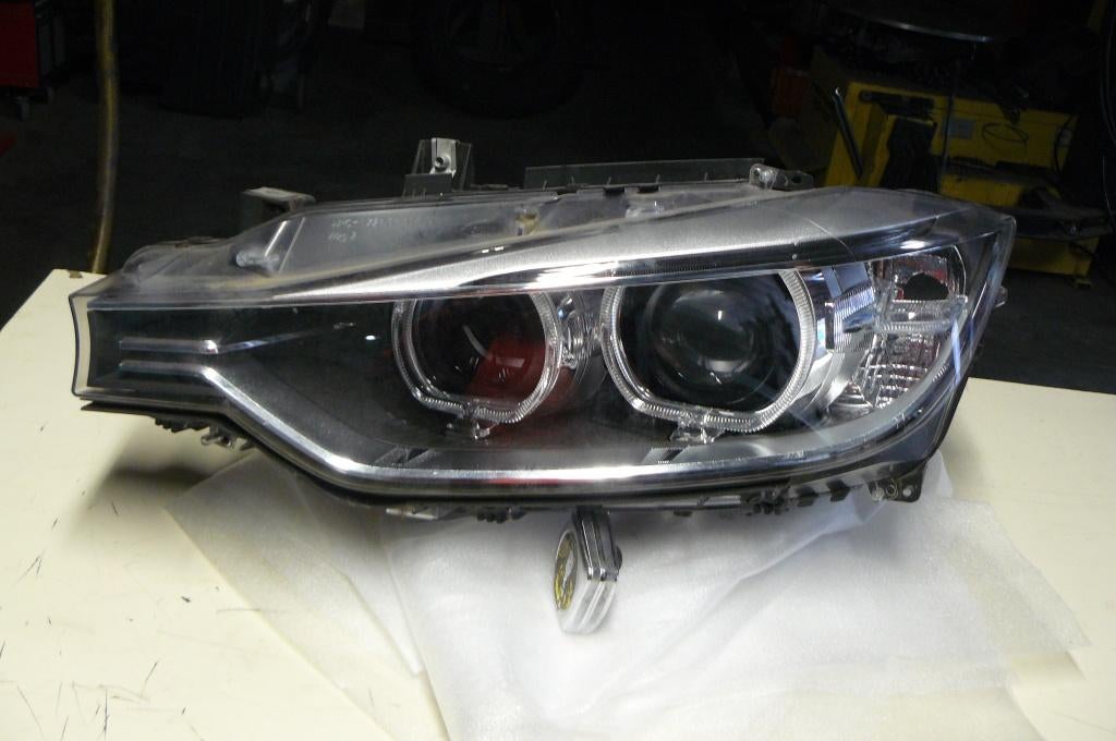 Phare xénon gauche BMW Série 3 F30 F31 (2011 - 2015), Autos : Pièces & Accessoires, Éclairage, Enlèvement ou Envoi, Utilisé, BMW
