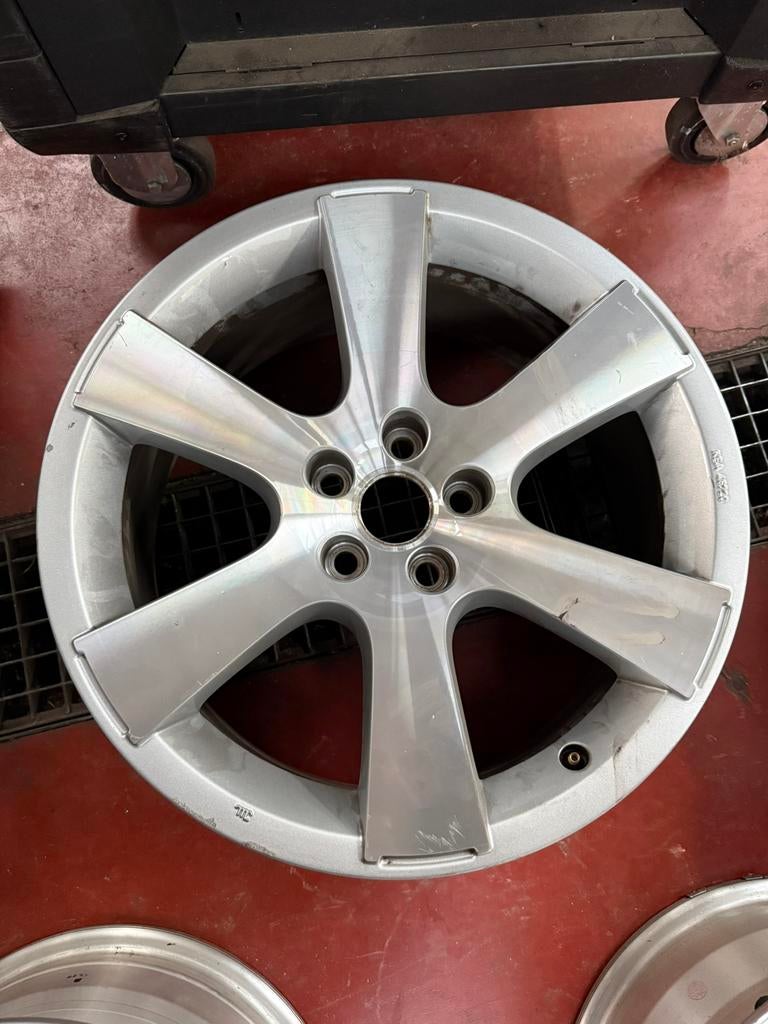 Mitsubishi velg 19 inch, Ophalen