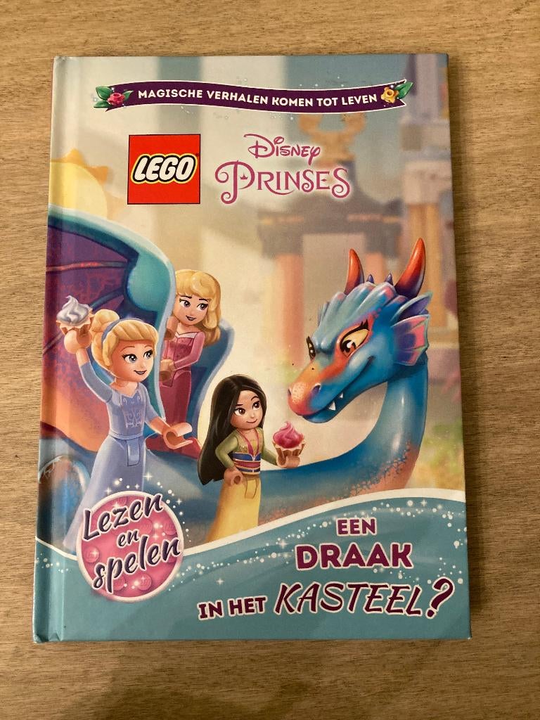 Leesboek - Een draak in het kasteel? - Lego Disney Prinses, Enlèvement ou Envoi, Comme neuf, Disney, Contes (de fées)