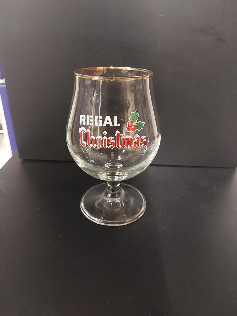 Verre à bière Regal Christmas, Enlèvement ou Envoi, Comme neuf, Verre ou Verres, Autres marques