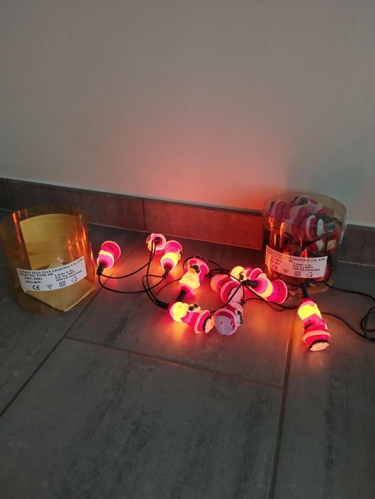 2 slingers van 10 kerstman lampjes, Diversen, Ophalen of Verzenden, Zo goed als nieuw