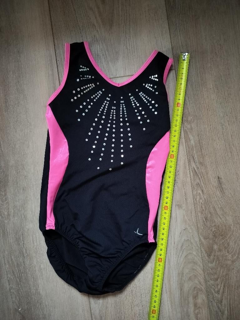 Turnpakjes, gymnastiek pakjes en shortjes 6-8 jaar, Ophalen
