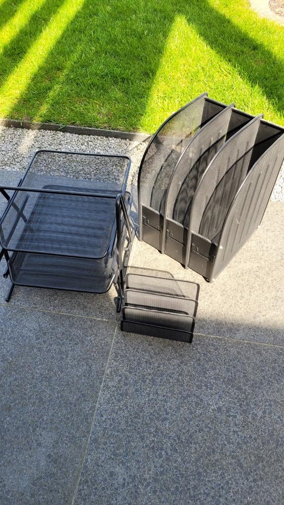 Bureau set, Enlèvement