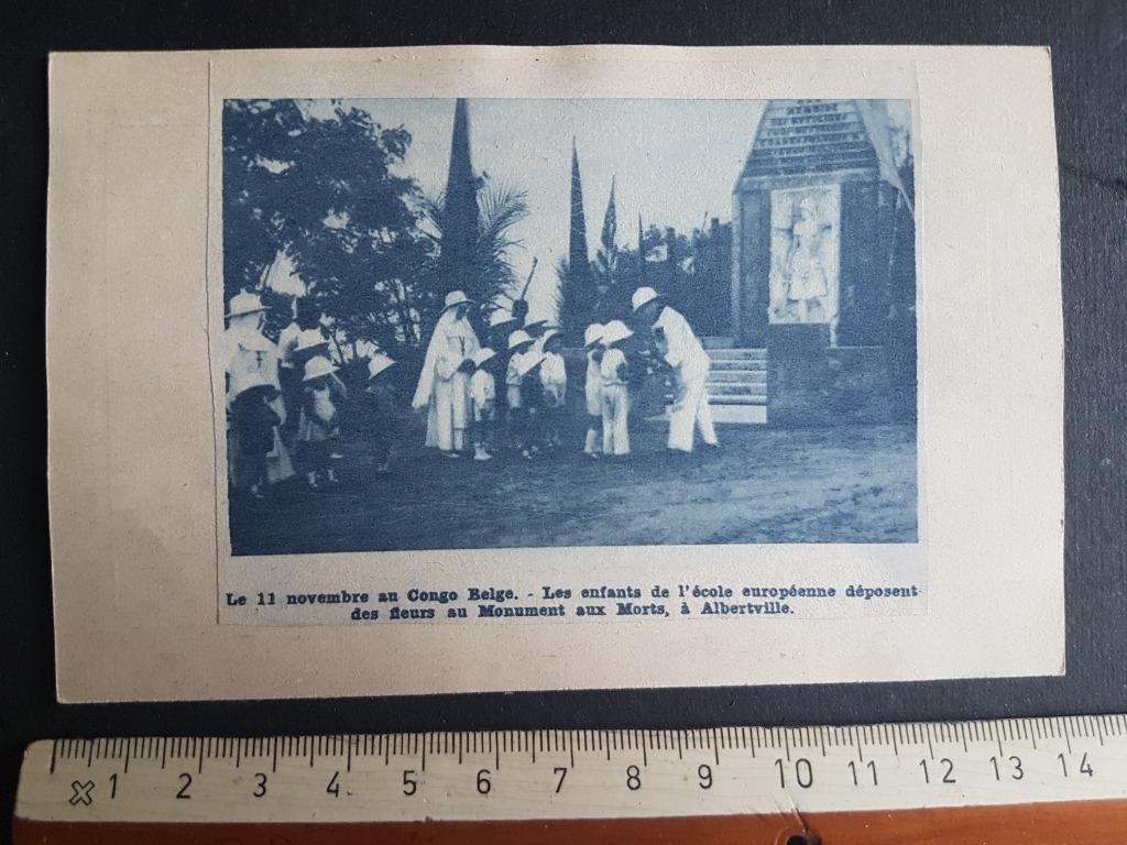 Knipsel op postkaart: Belgisch Kongo Albertville Monument, Verzenden, Landmacht, Foto of Poster