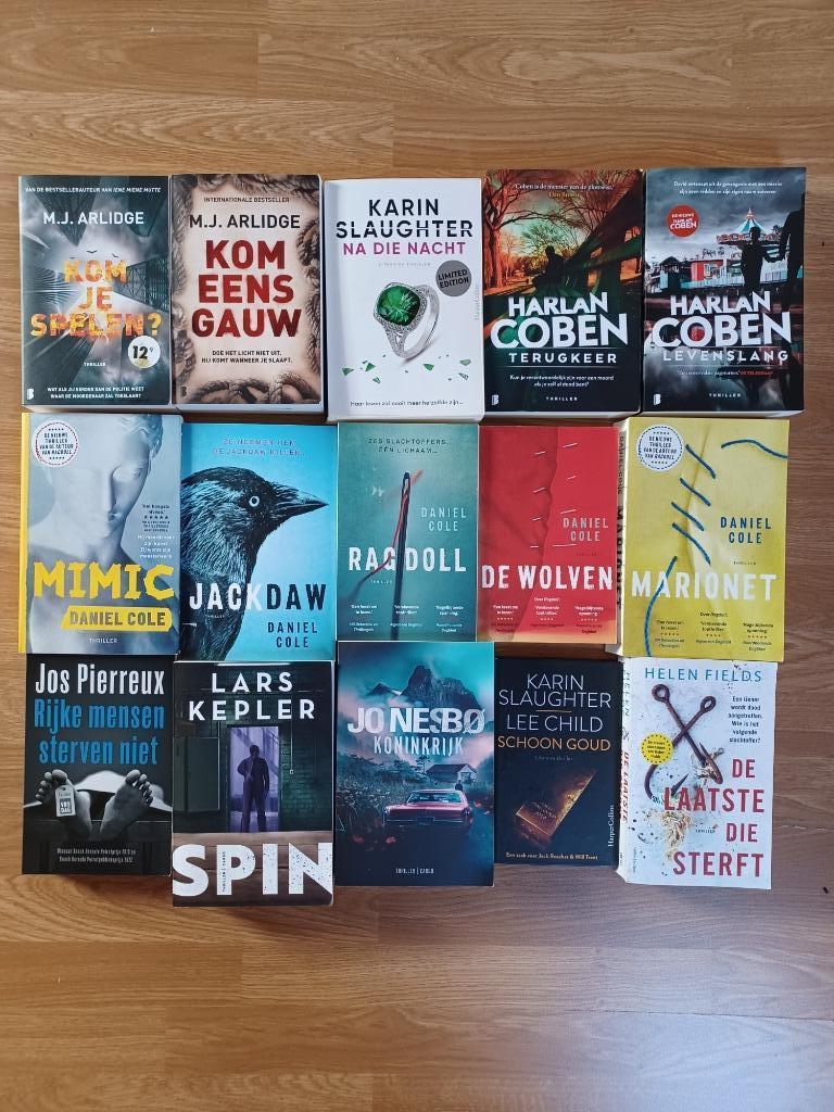 Lot van 27 boeken, Livres, Thrillers, Utilisé, Enlèvement