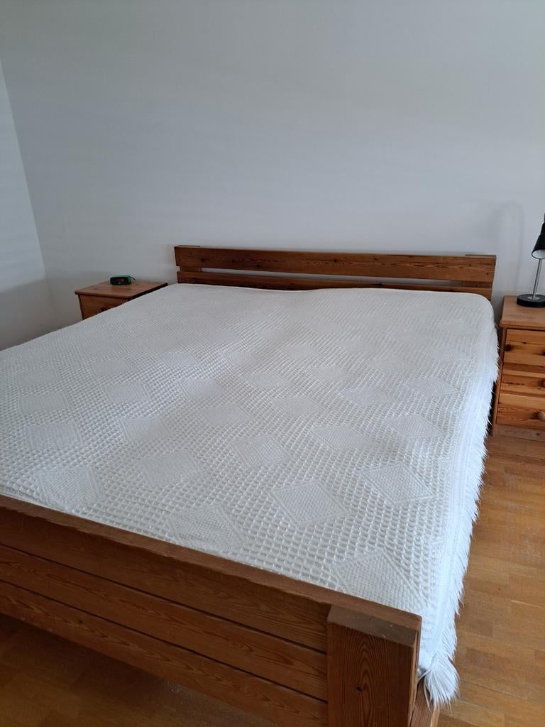 Couvre-lit 200 cm par 220 cm, couleur blanche. Très beau des, Enlèvement ou Envoi, Blanc