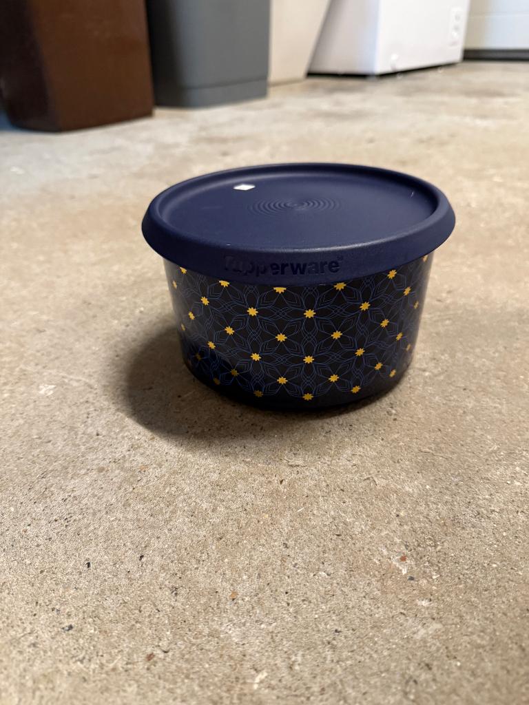 Boîte Tupperware bleu à motifs, Ophalen of Verzenden, Zo goed als nieuw, Blauw, Bus of Trommel