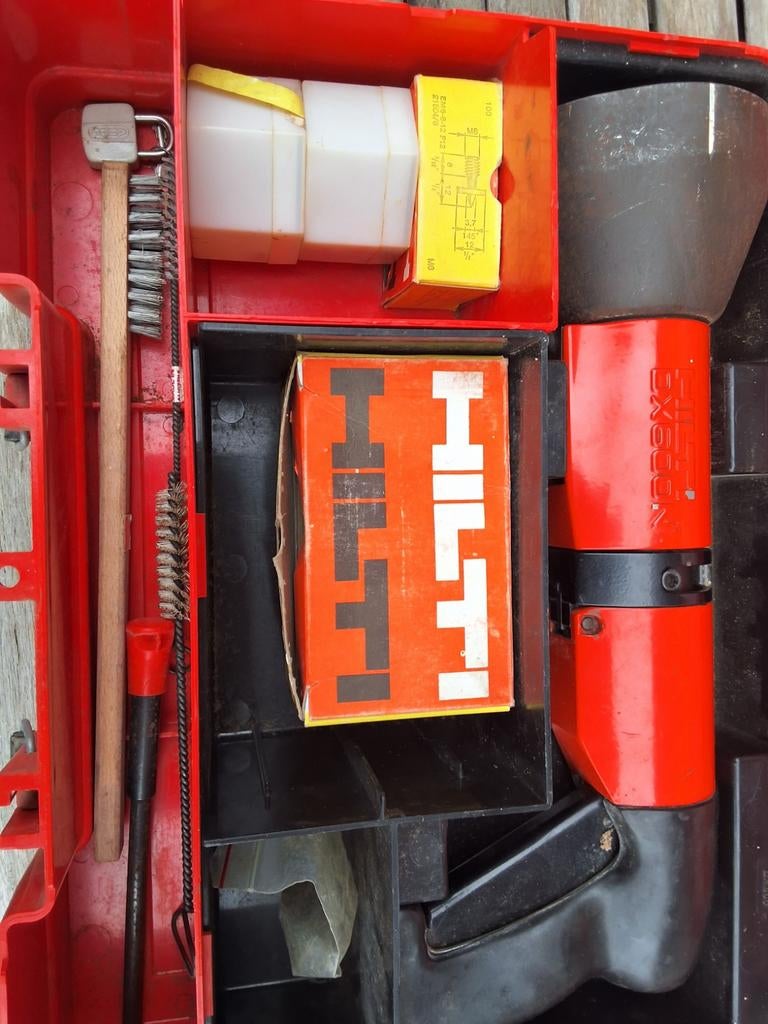 Cloueur beton Hilti, Bricolage & Construction, Enlèvement, Utilisé