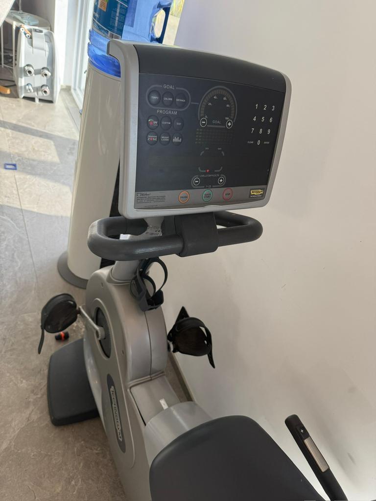 Crosstrainer Technogym, Sport en Fitness, Fitnessapparatuur, Ophalen, Aluminium, Zo goed als nieuw, Crosstrainer