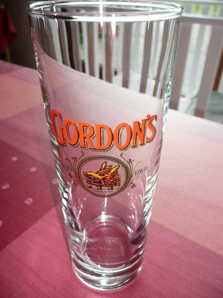 nieuwe glazen Gordons gin, Bailey's, Hasselt Kaffé Freyns, Collections, Verres & Petits Verres, Neuf, Verres et Verres à shot
