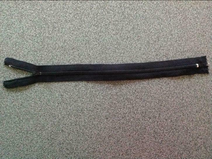 Zwarte rits 29cm, Hobby en Vrije tijd, Naaien en Fournituren, Ophalen, Nieuw