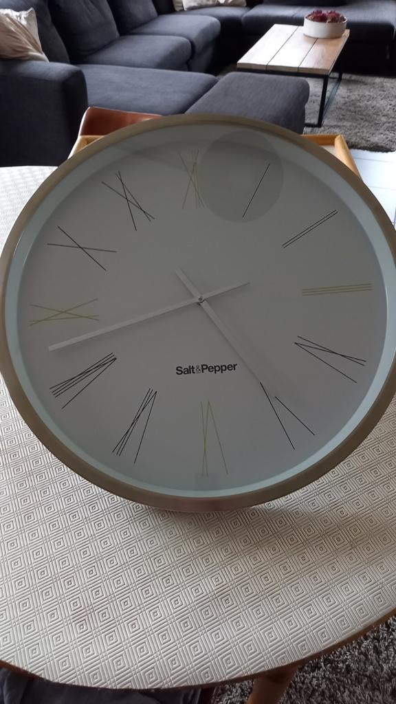 Klok groot salt en pepper, Enlèvement