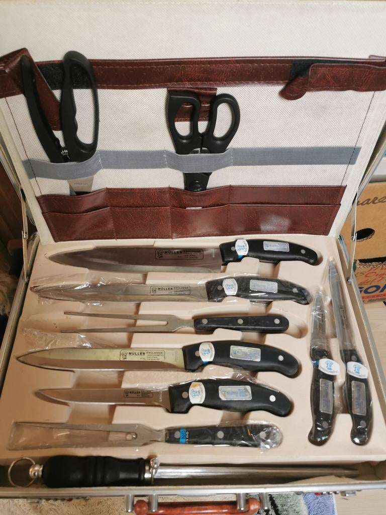 Étui avec set de 23 couteaux et ciseaux Mullerhaus, Enlèvement ou Envoi, Neuf