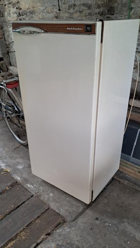 Frigo Kelvinator ancien modèle KR71, 120 à 140 cm, Enlèvement, Utilisé, 45 à 60 cm