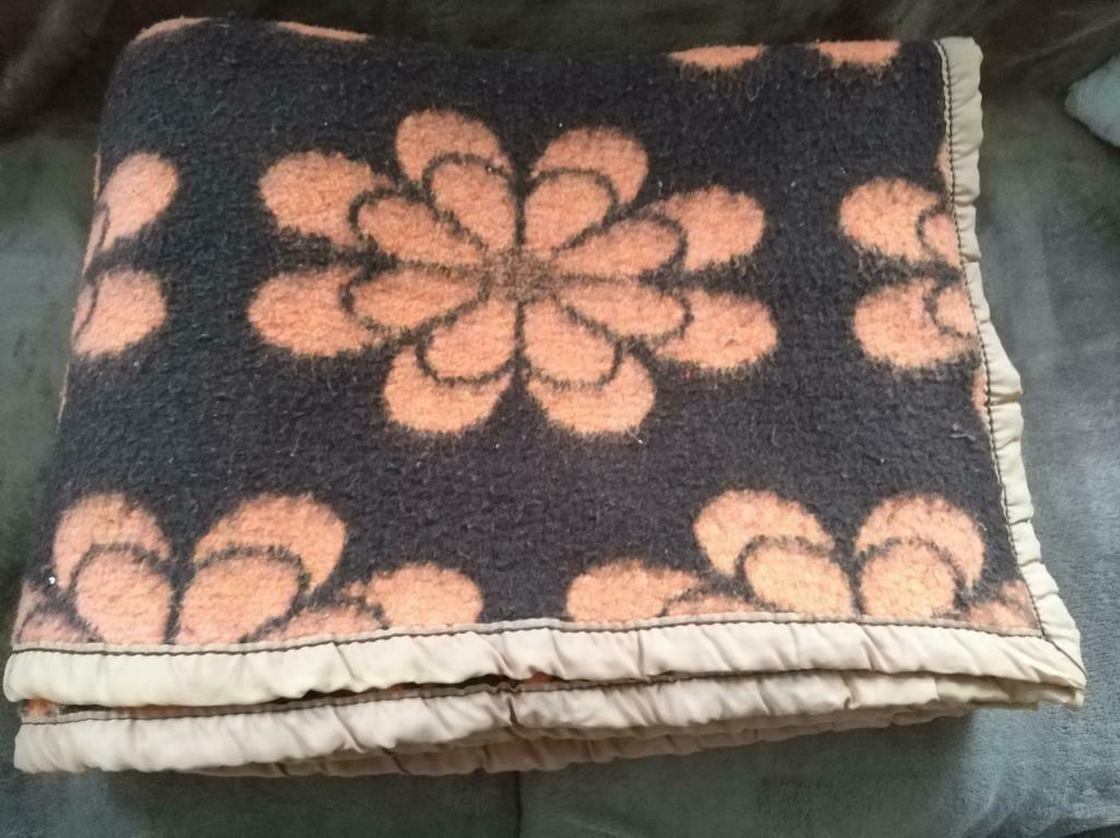 Couverture VINTAGE nettoyée fleurs stylisées oranges, Enlèvement ou Envoi