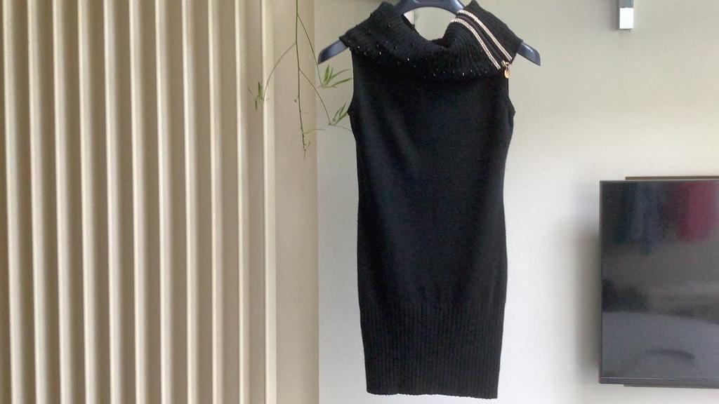 Pull très doux, long et festif. S., Enlèvement ou Envoi, Comme neuf, Noir, Autres types