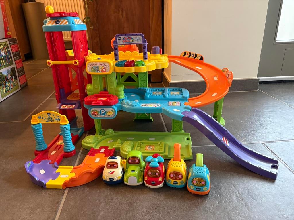 Garage VTech met auto’s (Frans), Ophalen, Gebruikt, 6 maanden tot 2 jaar