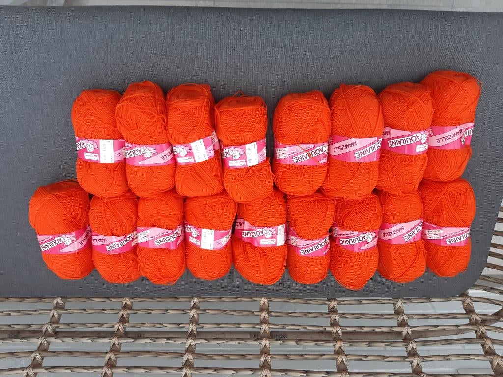Een lot van 17 bollen van 50 g oranje/steenwol, Ophalen of Verzenden, Nieuw, Breien of Haken, Overige typen