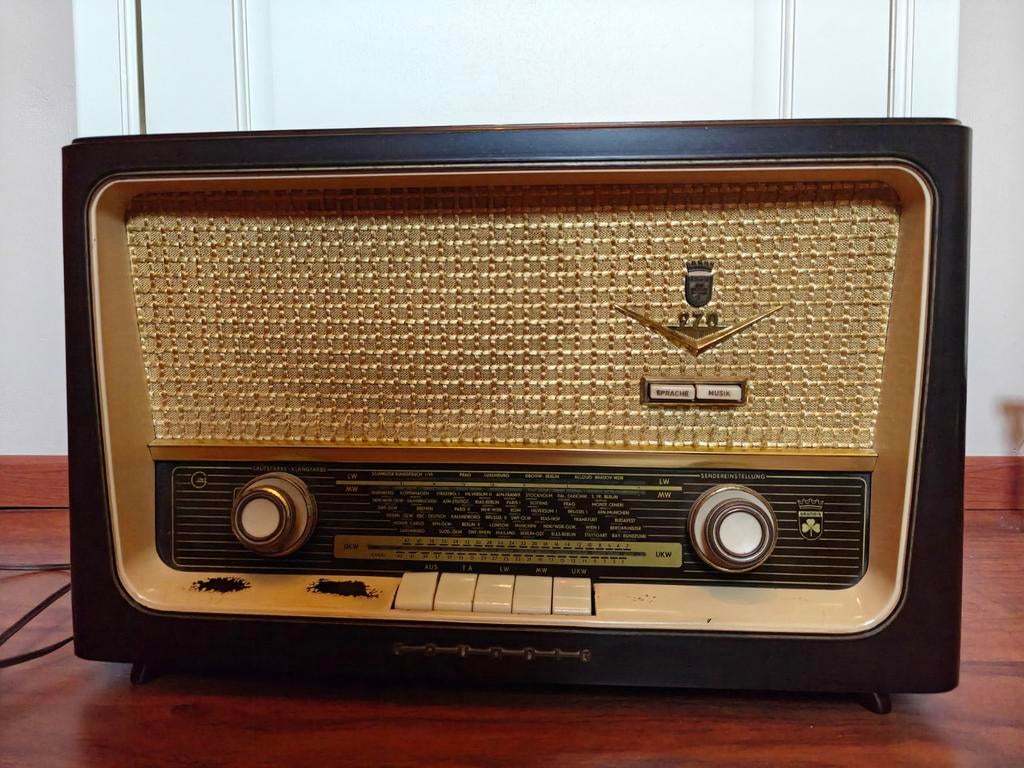 Vintage Grundig 1070 radio, Ophalen