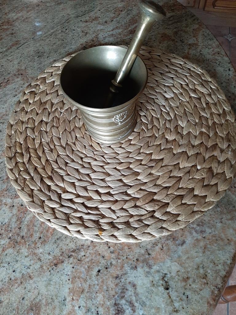MORTIER AVEC PILON, Enlèvement