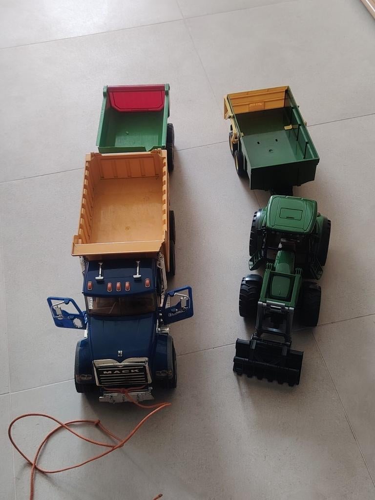 Camion met kar en traktor met kar, Ophalen, Gebruikt