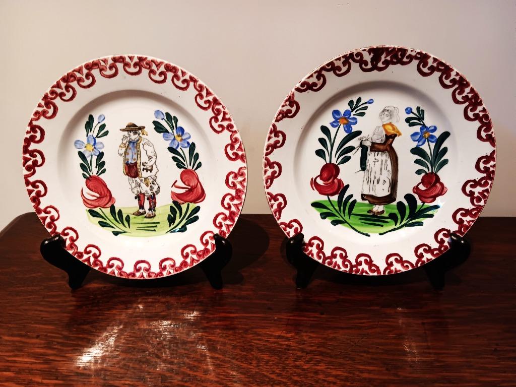 2 ANTIEKE  BRETOENSE  BORDJES  (m/vr), Antiek en Kunst, Ophalen