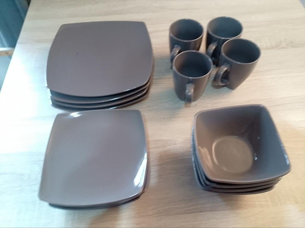 Grijs modern keuken service nieuw, Enlèvement, Neuf, Assiettes(s)