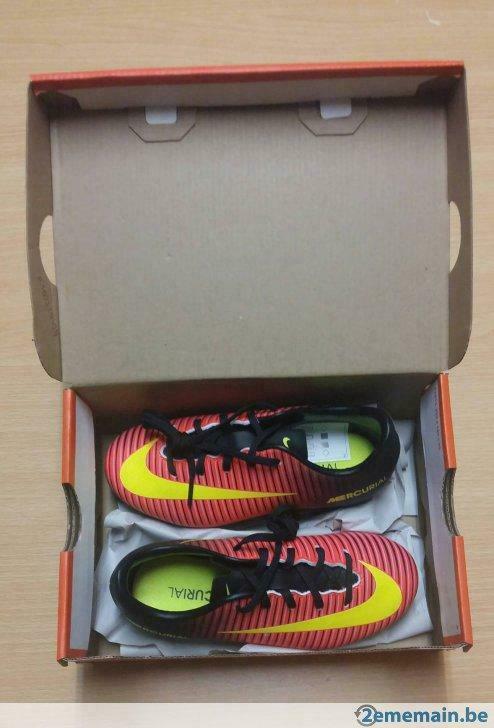 Chaussures de Foot Nike neuves, Ophalen of Verzenden, Nieuw, Jongen, Sportschoenen