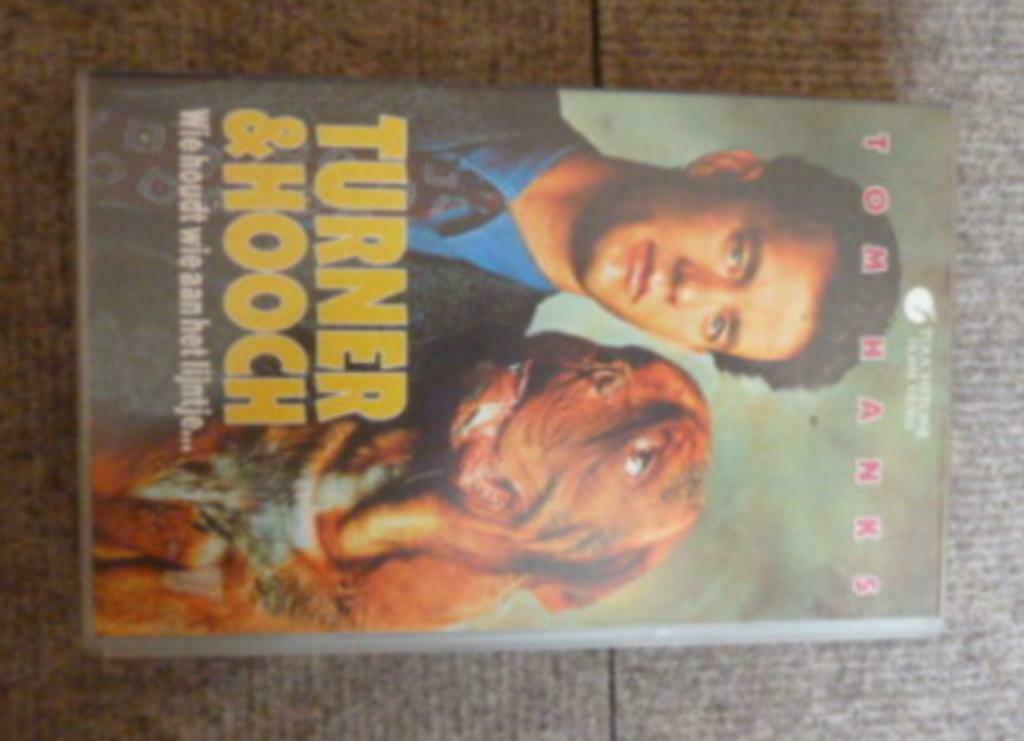 VHS video cassette TURNER & HOOCH wie houdt wie aan het....., Tous les âges, Enlèvement ou Envoi, Autres genres