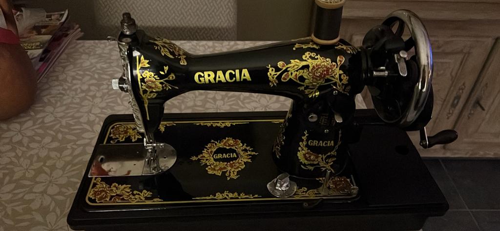 Vintage Gracia naaimachine, Enlèvement