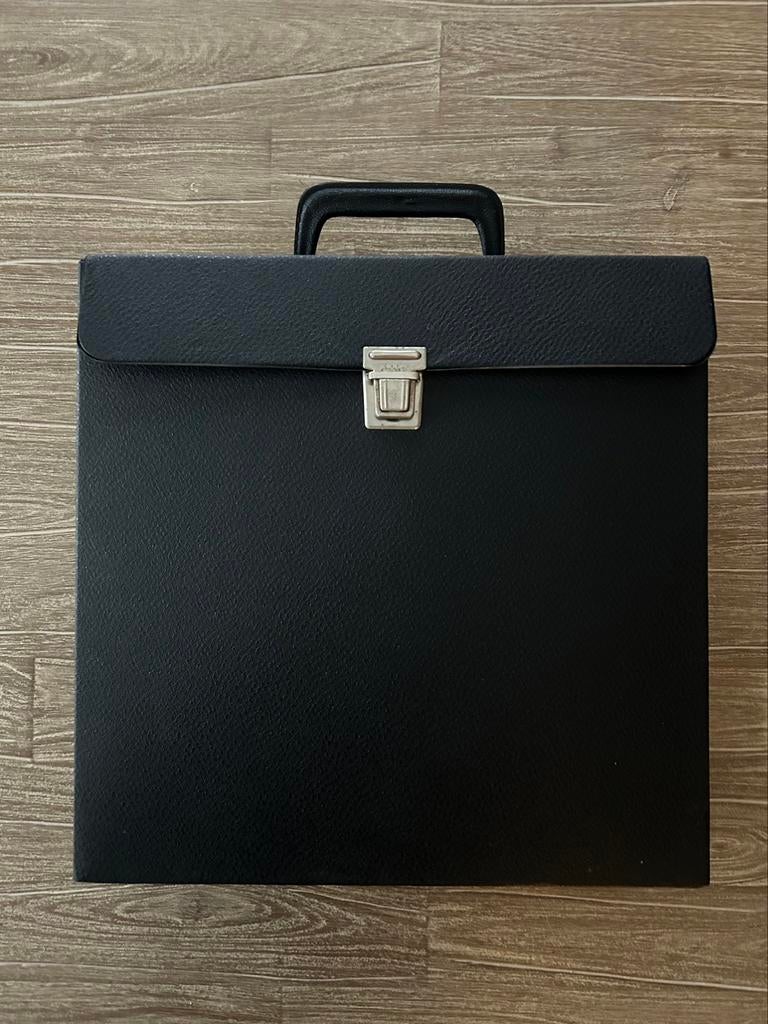 Verzameltas met 26 verschillende vinylplaten, Ophalen, Gebruikt