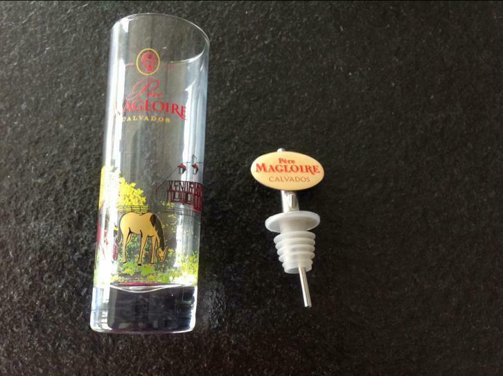 Calvados glas met stop Pere Magloire nieuw, Verzamelen, Glas en Drinkglazen, Ophalen of Verzenden, Nieuw