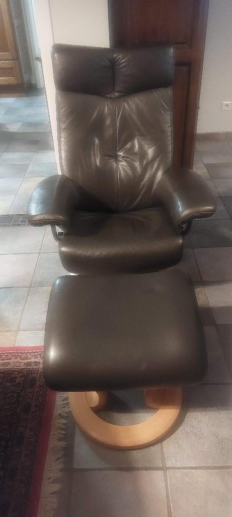 Relaxzetel met voetbank, Enlèvement, Comme neuf, Bois