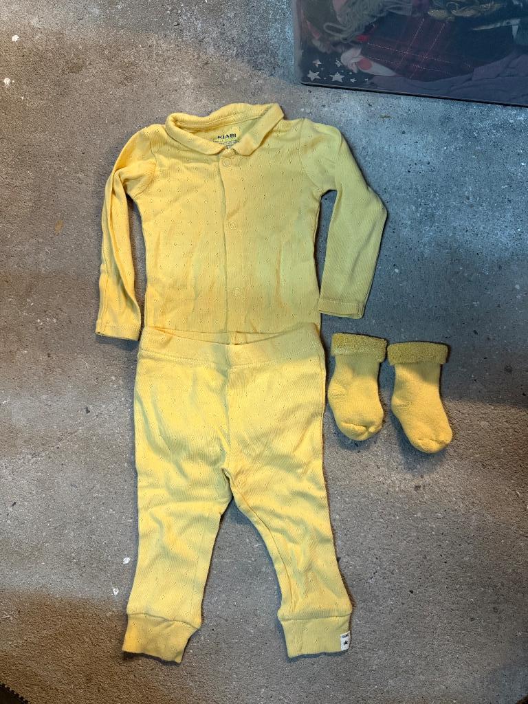 Ensemble Kiabi jaune, Garçon ou Fille, Enlèvement ou Envoi, Ensemble, Neuf