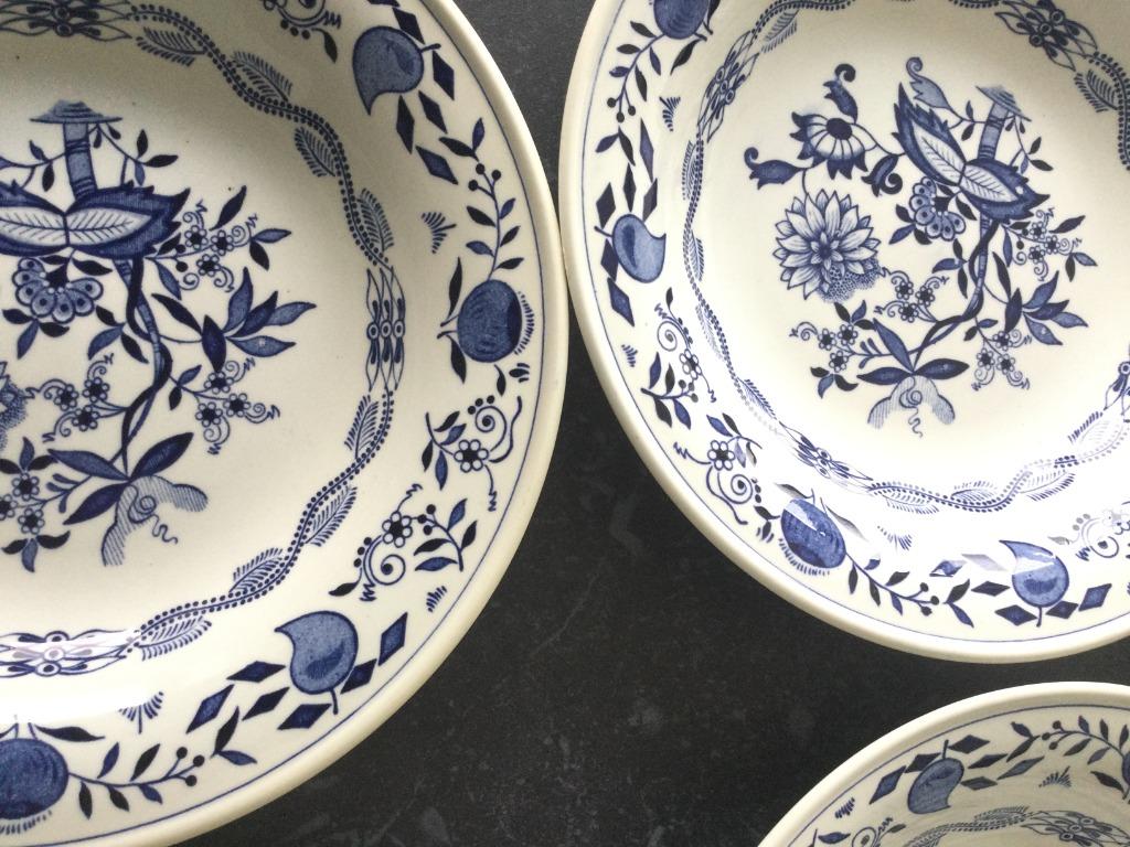 Lot de 5 assiettes (profondes) Boch décor Zwiebel, Antiquités & Art, Enlèvement