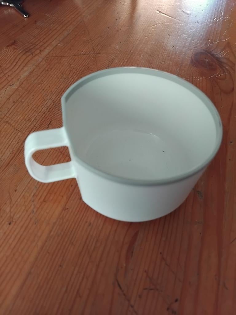 Petite tasse en plastique blanc SABENA, Enlèvement ou Envoi, Utilisé, Plein
