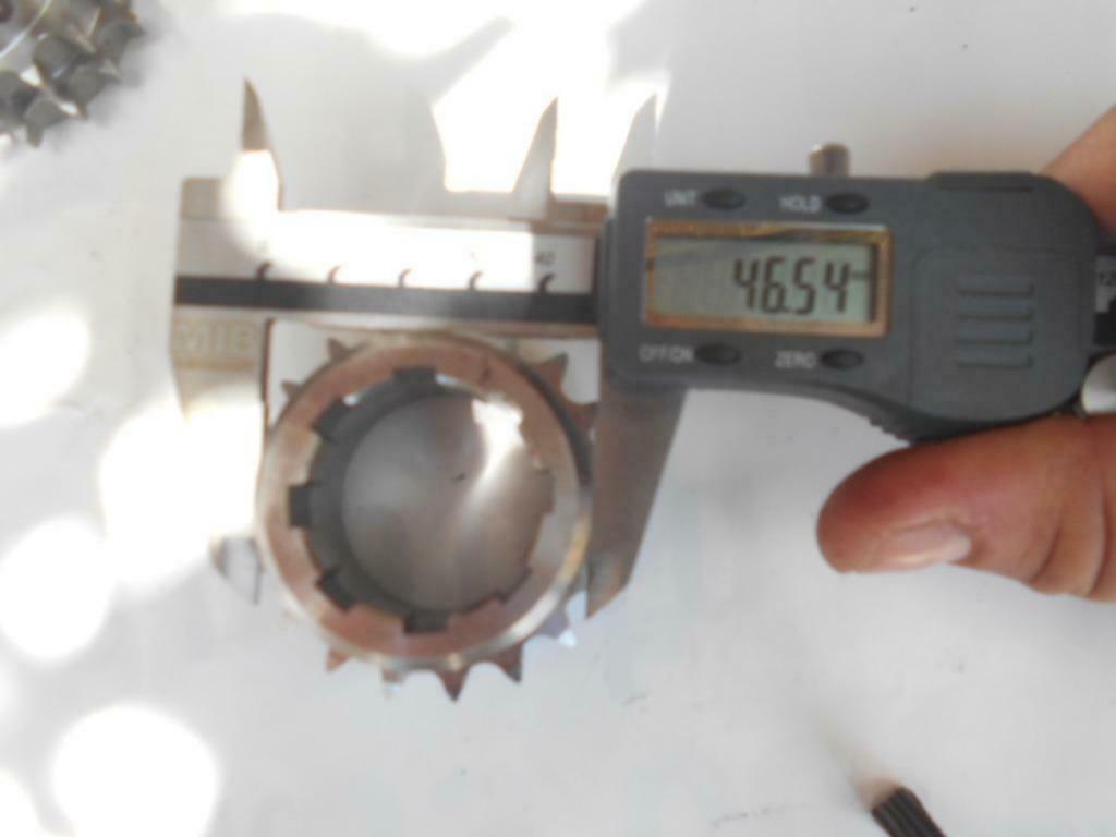 Drive gear for water and oil pump Ferrari 365, F400, F412, Ophalen, Nieuw, Ferrari
