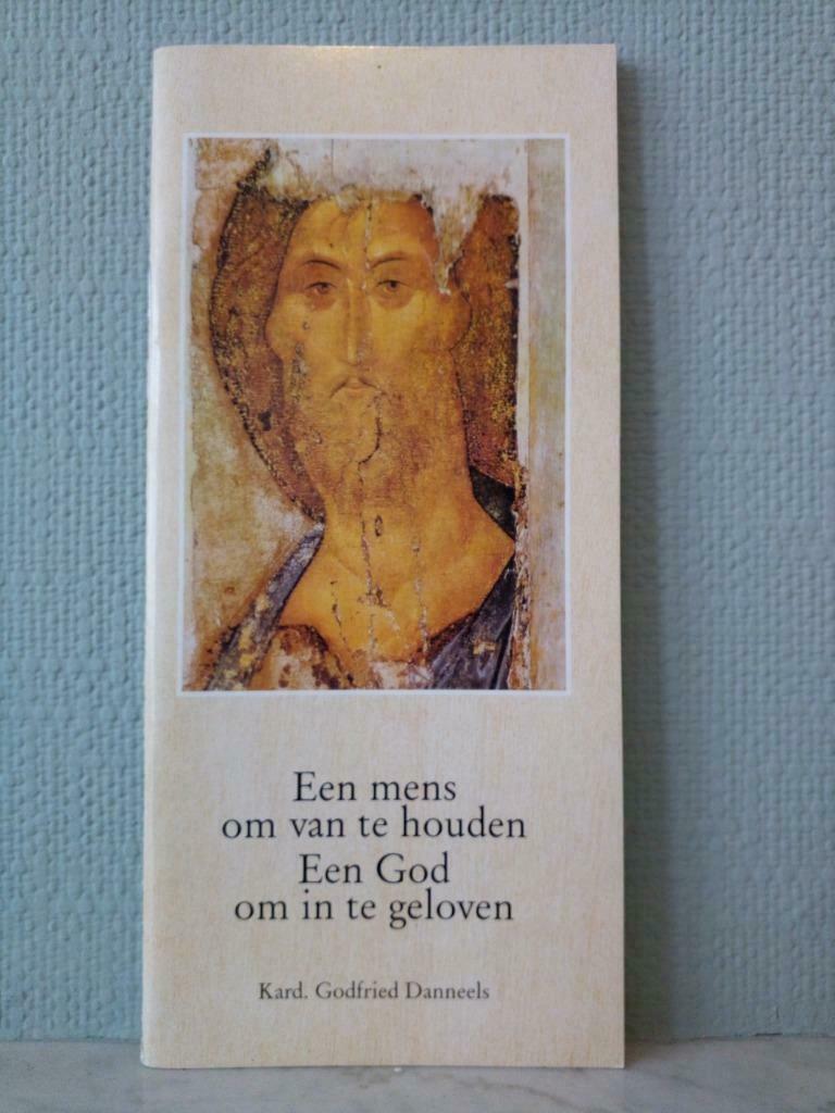 Een mens om van te houden - Godfried Danneels, Christendom | Katholiek, Ophalen of Verzenden, Zo goed als nieuw, Godfried Danneels