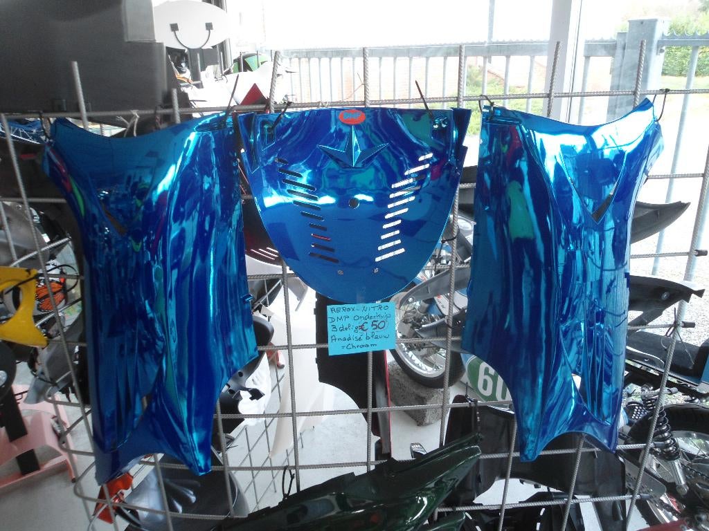 Aerox - nitro : coque  DMP en 3 parties : bleu anodisé, Enlèvement, Neuf, Capot, Yamaha