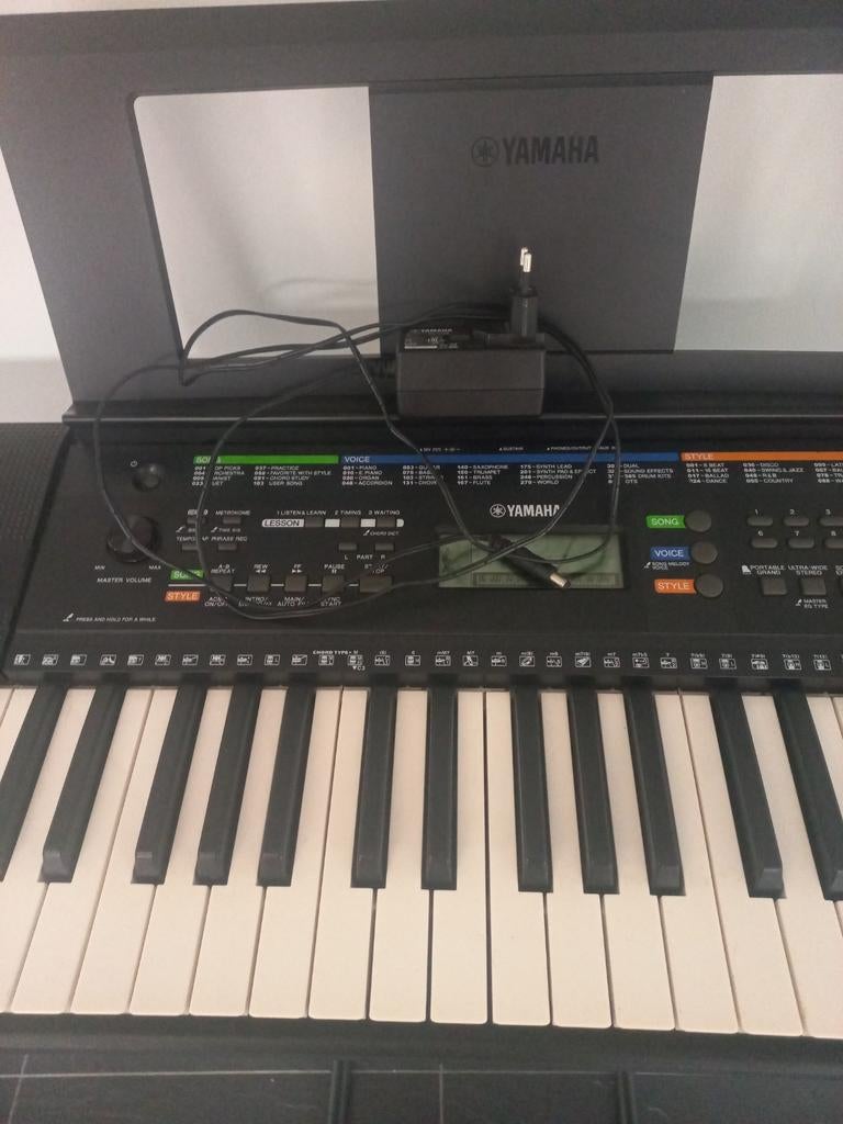 Yamaha keyboard PSR E253, Enlèvement, Yamaha