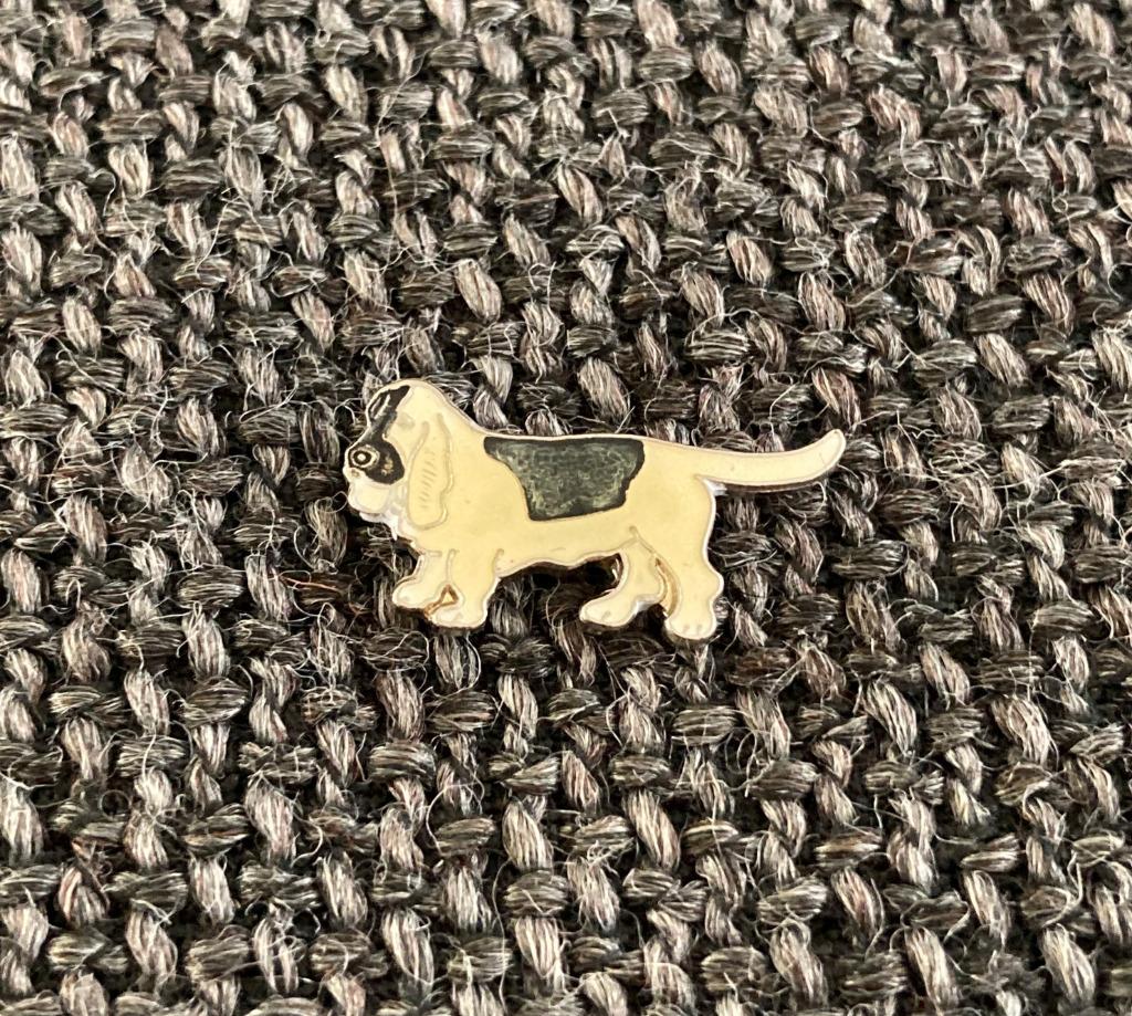 PIN - HOND - CHIEN - DOG - COCKERSPANIËL, Envoi, Utilisé, Animal et Nature, Insigne ou Pin's