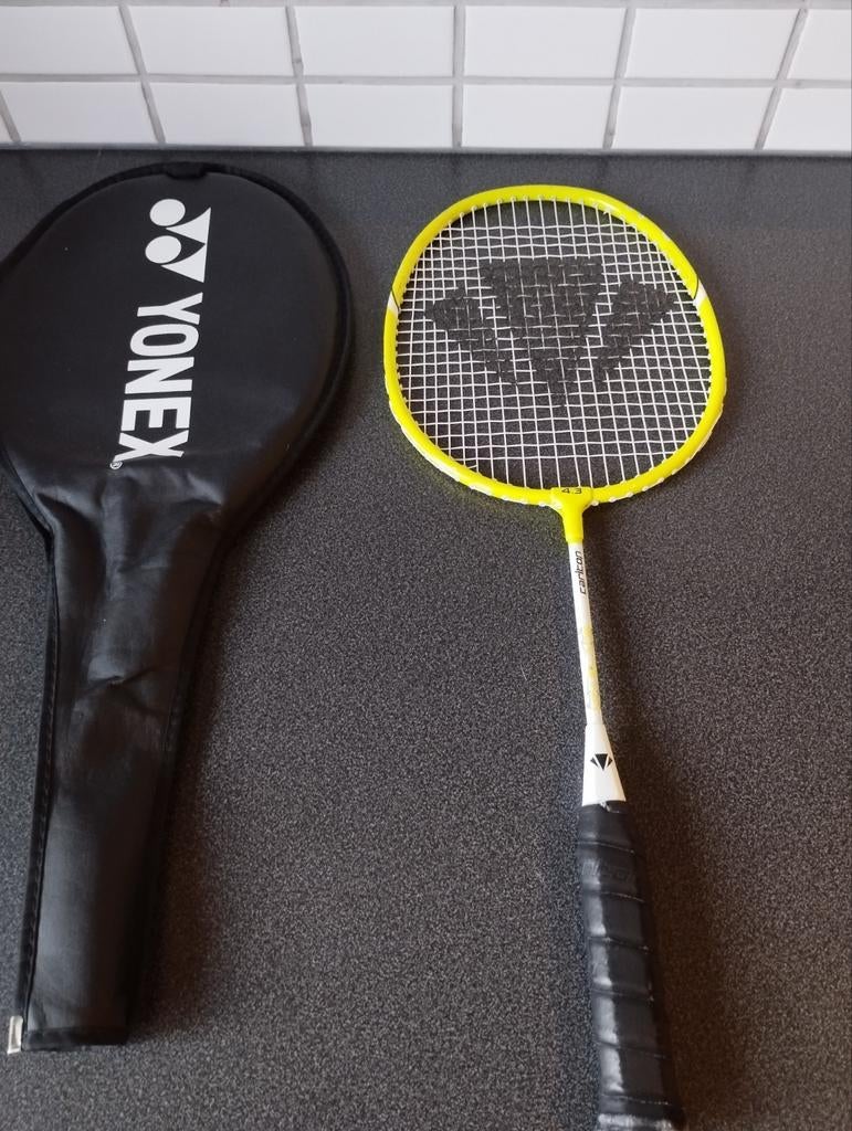 Yonex Klein badmintonracket + hoes, Sport en Fitness, Ophalen, Zo goed als nieuw