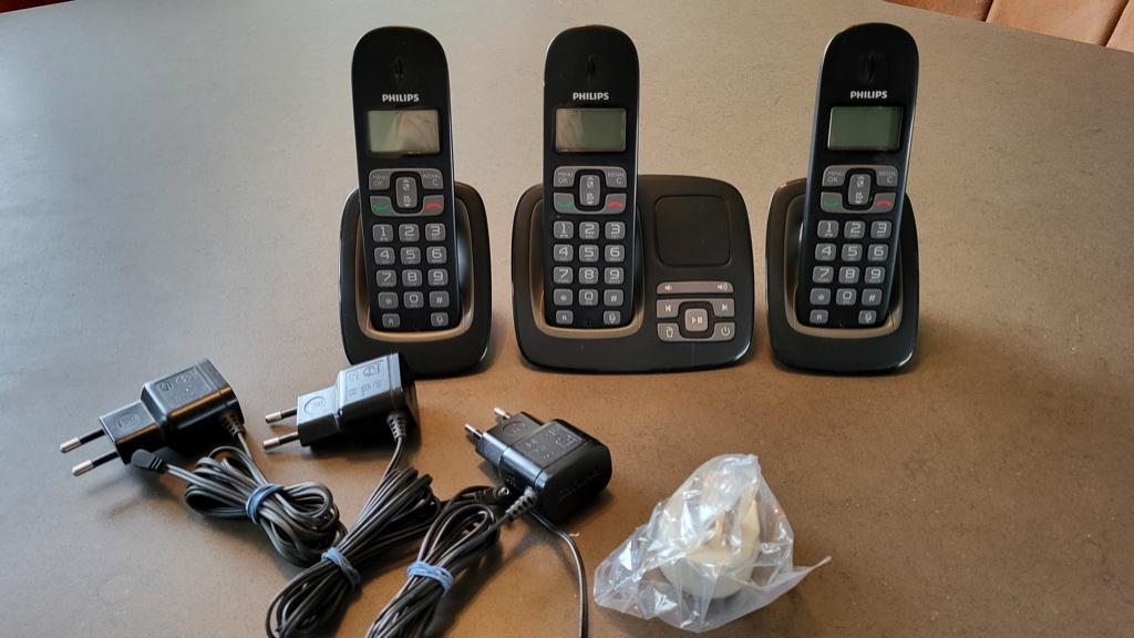 Philips CD195 Trio Draadloze telefoon, Telecommunicatie, Vaste telefoons | Handsets en Draadloos, Gebruikt, 3 handsets, Ophalen of Verzenden