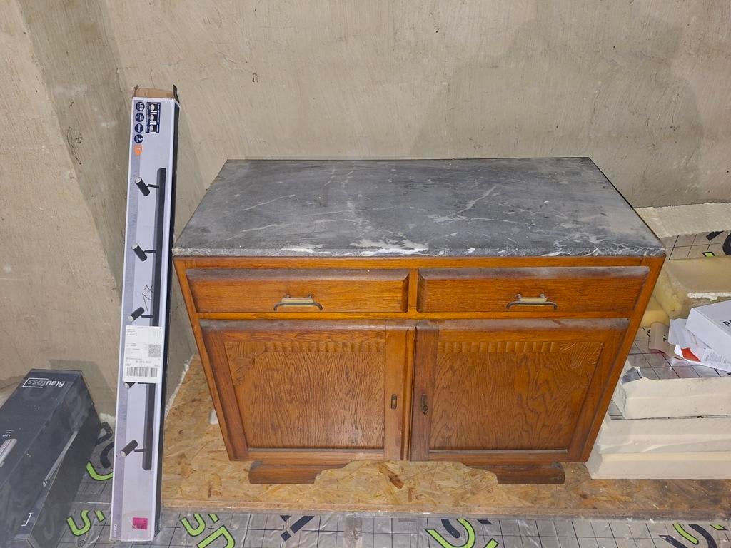 Antieke Kast met marmer blad, Ophalen