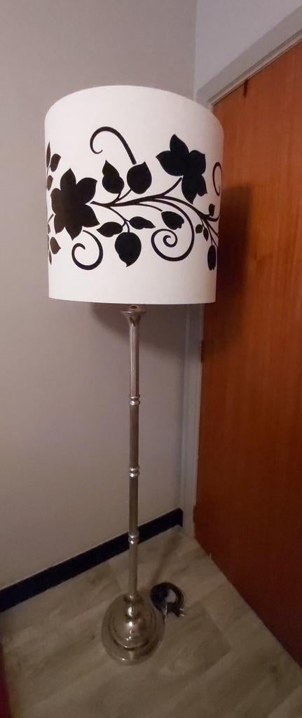 Lampadaire avec Chapeau fleuri., Enlèvement, Comme neuf