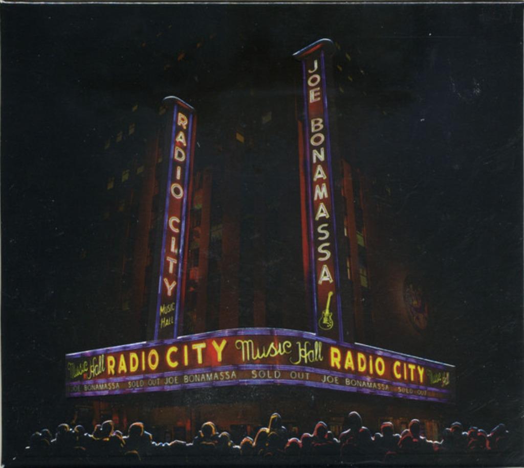 JOE BONAMASSA " LIVE AT RADIO CITY MUSIC HAL"   CD + BLURAY, Cd's en Dvd's, Ophalen of Verzenden, Nieuw in verpakking, Overige genres