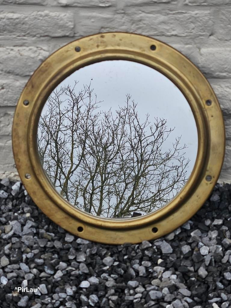 Hublot miroir, Enlèvement