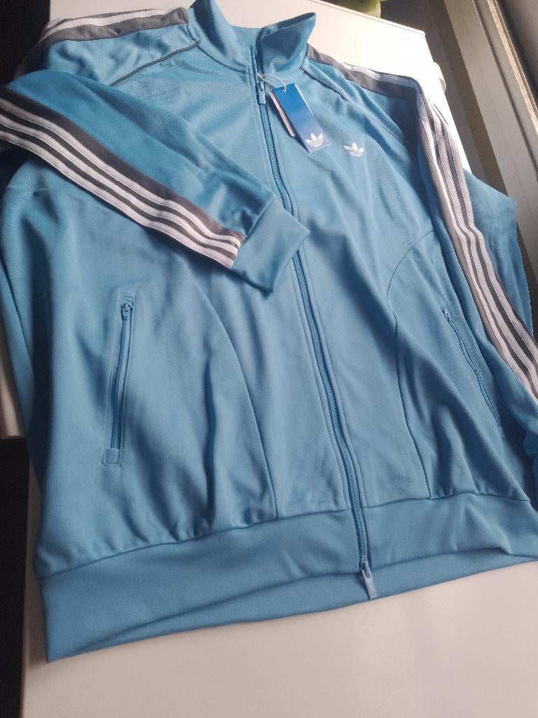 nieuw 2XL track top gilet adidas in verpakking (75€), Neuf, Général, Bleu, Envoi